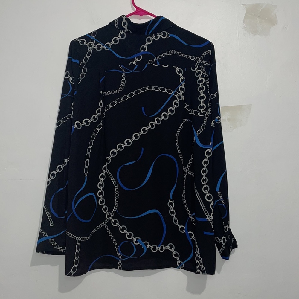 Size S Women’s Chelsea and Theodore Chain Pattern Blouse - Picture 3 of 3